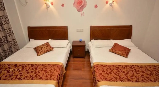 Wuzhen Chuxin Homestay (Wuzhen Xizha), Забронировать Отель Учжэнь Цзясин, рядом с Former Residence of Mao Dun