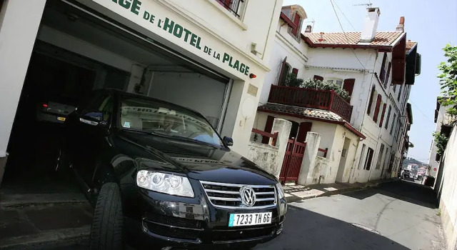Hôtel de la Plage - Saint Jean de Luz, Забронировать Отель Отели в центре Сен-Жан-де-Люз с завтраком, отели в центре Сен-Жан-де-Люз с завтраком
