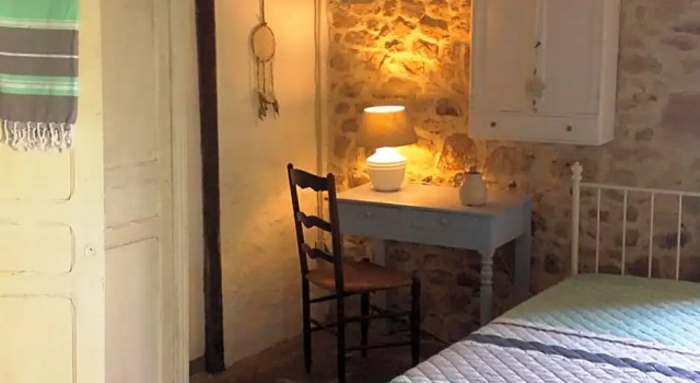 Domaine Charente Glamping Familyroom Le Jardin with external toilet & shower house & outdoor kitchen, Prenota Campeggio Hotel a Aquitania con parcheggio, Parcheggio
