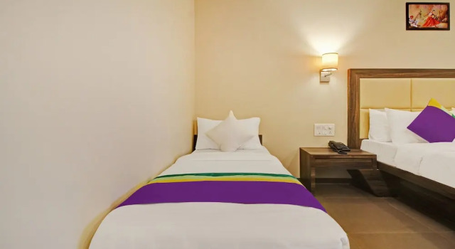 Двухместный номер Deluxe с балконом Treebo Suyogg Retreat