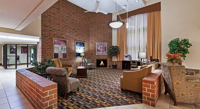 Clarion Pointe OKC Airport, Prenota Hotel Hotel a Oklahoma con parcheggio, Parcheggio