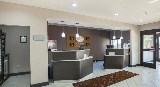 Comfort Suites Lewisville - Dallas, Забронировать Отель Отели Льюисвилл с парковкой, Парковка