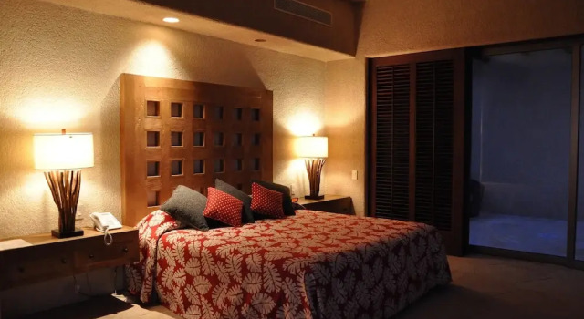 Luxurious Hillside Oceanfront 8 bedroom Villa Bellissima