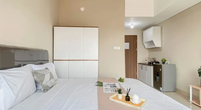 Студия Standard Neutral Minimalist Studio Apartment At Lrt City Sentul - Royal Sentul Park