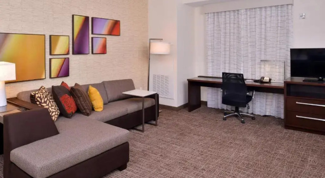 Люкс TownePlace Suites by Marriott East Lansing