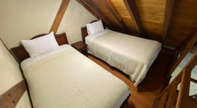 Четырёхместный номер Standard Volcano Hotel