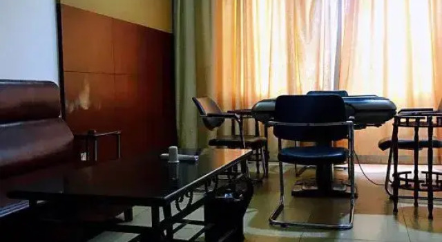 Jiadu Crown Business Hotel, Book Hotel Danzhou Hainan
