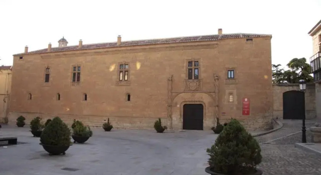 Palacio de Montarco, Забронировать Отель Отели Сьюдад-Родриго 4 звезды, рядом с Музей ночных горшков в Сьюдад-Родриго, 4*