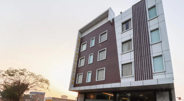 Townhouse 69951 Hotel Skylight, Забронировать Отель Taj Ganj Таджгандж