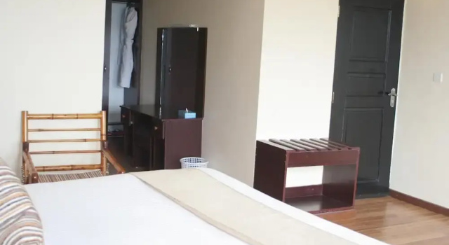 Peaks Hotel Limited