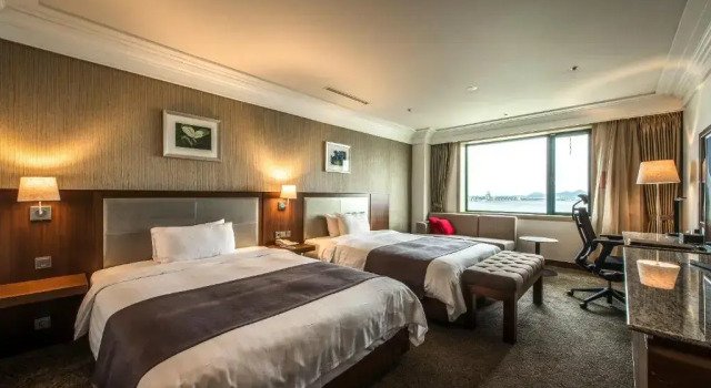 Четырёхместный номер Deluxe Shangria Beach Tourist Hotel