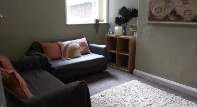 Коттедж Comfy 4 bed home away from home