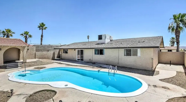 Lake Havasu Home w/ Pool, Near London Bridge!, Забронировать Отель Лейк-Хавасу-Сити штат Аризона