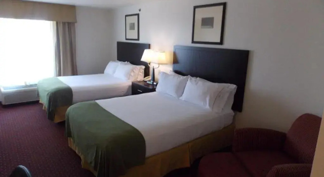 Двухместный люкс Holiday Inn Express Syracuse-Fairgrounds by IHG