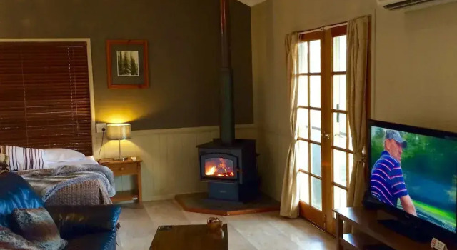 Коттедж с балконом Maleny Luxury Cottages