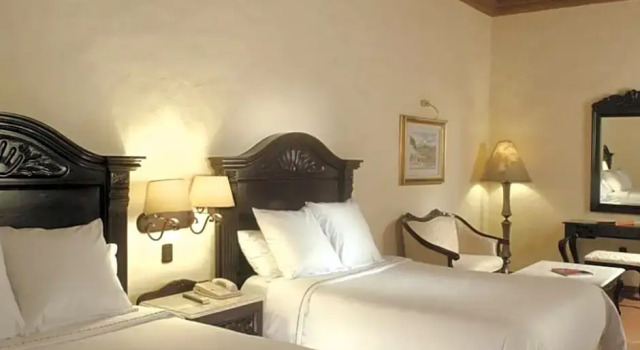 Четырёхместный номер Deluxe Fiesta Americana Hacienda San Antonio El Puente