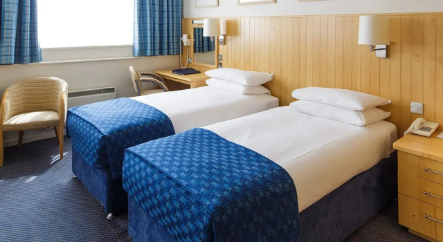 Четырёхместный номер Standard Merton Hotel