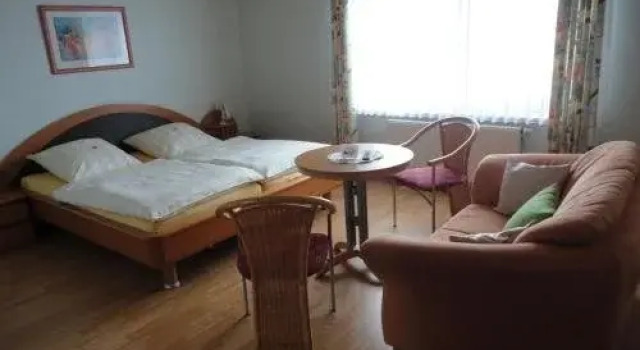 Zur Kringelwies, Varaa Hotelli Hotellit ja majoitukset kohteessa Vulkan Eifel, Hotelli