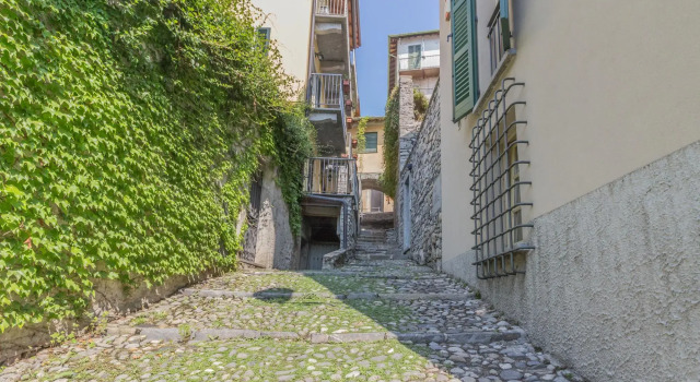 Tiny Duke Apartment in Varenna, Забронировать Апартаменты/квартира Варенна Озеро Комо, рядом с Вилла Монастеро