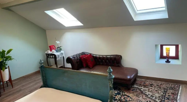 Полулюкс Vintage Balcony Guesthouse & Suites