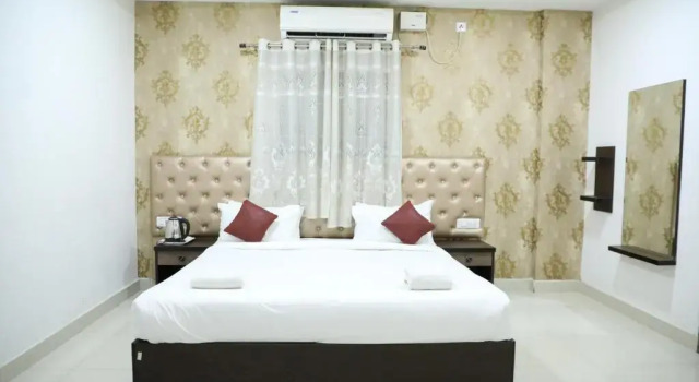 Номер Deluxe Krishna's Landmark Business Hotel