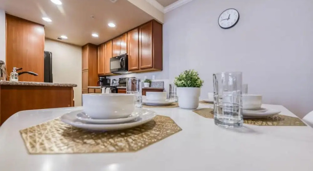 Апартаменты 2BR Getaway Pool Gym Basketball Court Theater Access