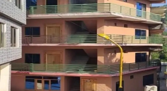 Zujaja Guest House, Prenota Affittacamere Hotel a Murri con parcheggio, Parcheggio
