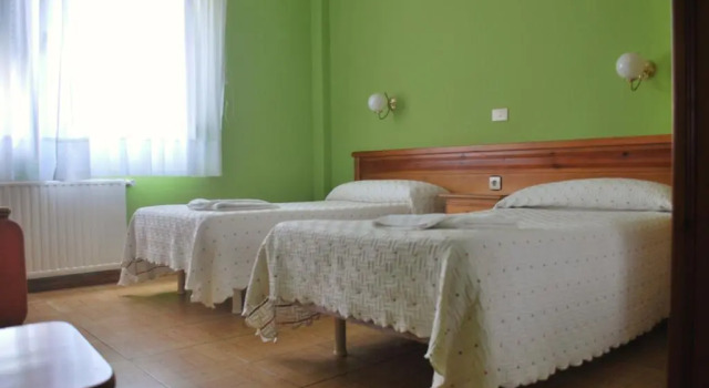 Hostal Sanpatiel, Забронировать Отель Вальдерредибле 