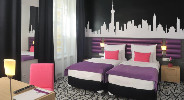 Domino Hostel, Забронировать Хостел Хостелы Будапешта, рядом с Станция метро Vorosmarty Square, Хостел