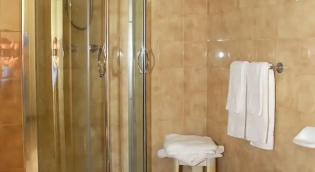 Четырёхместный номер Standard Hotel Elsa