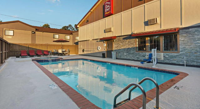 Четырёхместный номер Deluxe Red Roof Inn PLUS+ Huntsville