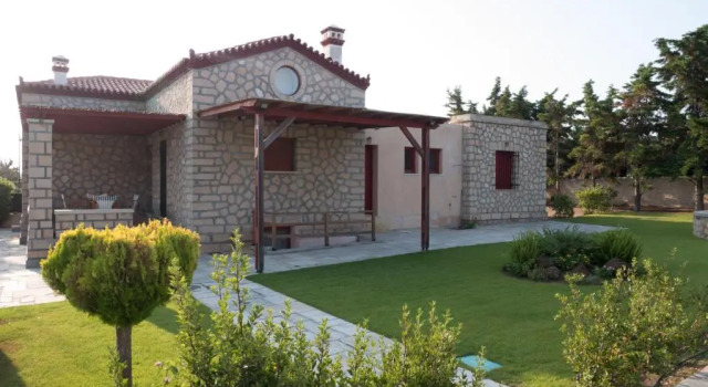 Stone house, Rezerwuj Willa Hotele w Saronic Islands z parkingiem, Parking