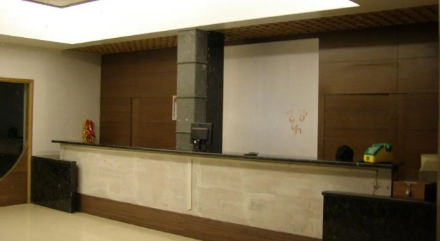 Hotel Sanai Residency, Prenota Hotel Wai Maharashtra