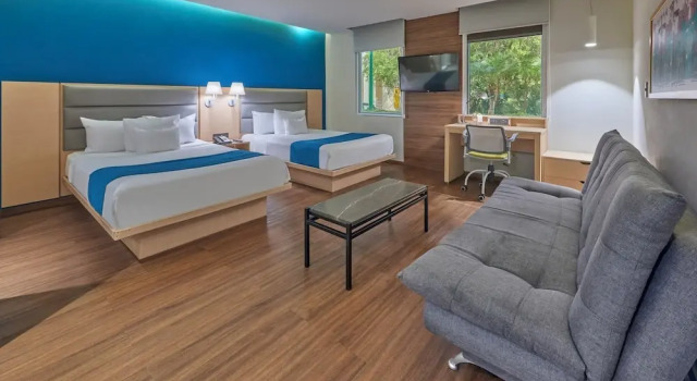 Четырёхместный люкс City Express by Marriott Playa del Carmen