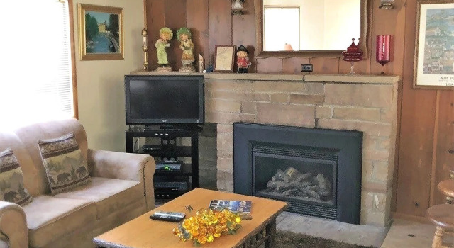 One House From the Lake 2 Bedrooms 2 Bathrooms Home