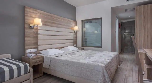 Номер Deluxe Dionysos Hotel & Suites