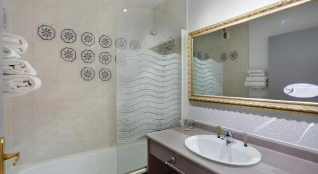 Четырёхместный номер Standard The Originals City, Hôtel Alteora