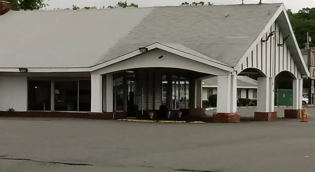 Town Line Inn