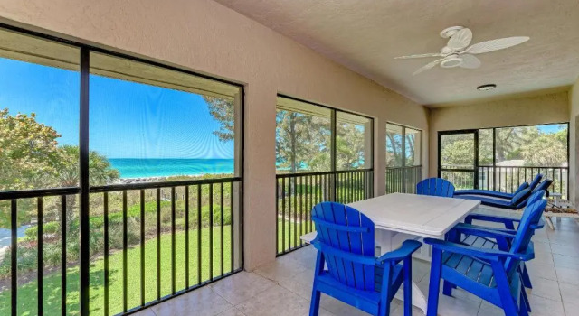 Sea Grape Inn8- BEACHFRONT Property