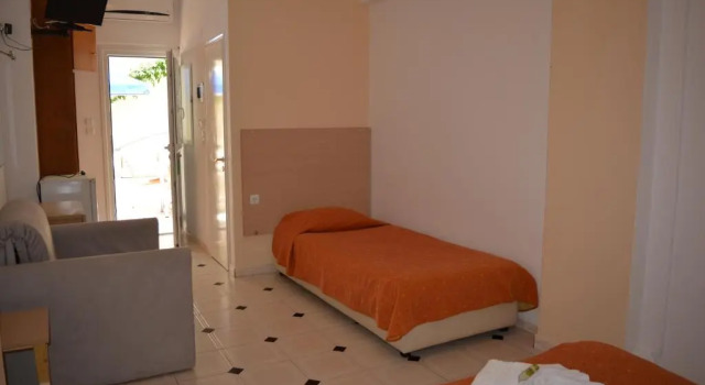 Трёхместный номер Standard Цокольный этаж Anemomilos Villa