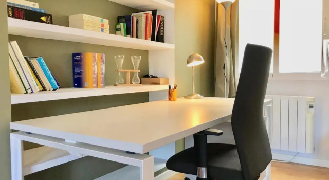 Warhol Apartment. Free Wifi 5G., Забронировать Апартаменты/квартира Валенсия Коста-де-Валенсия