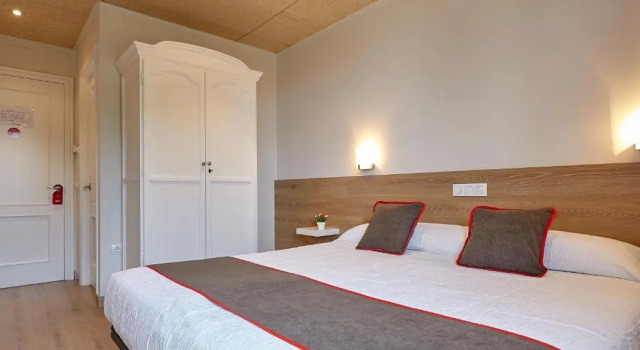 Двухместный номер Standard Hostal Nobadis