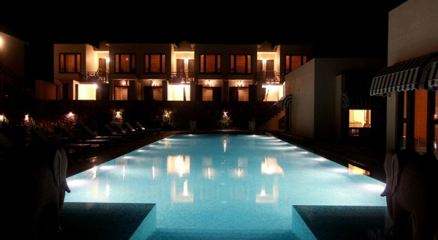 Ranthambore Kothi Resort, Забронировать Курортный отель Отели штата Раджастхана с бассейном, Бассейн
