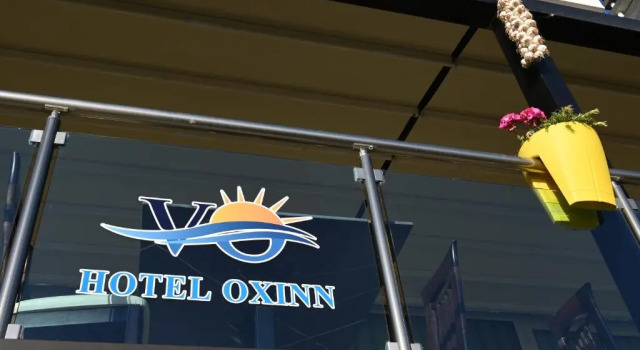 Vila Oxinn, Rezerwuj Pensjonat Hotele w Durres County z parkingiem, Parking
