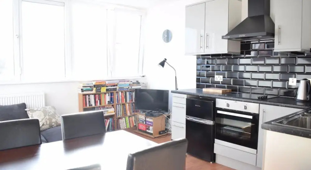 1 Bedroom Apartment Opposite Shoreditch Park, Varaa Huoneisto Asunnot kohteessa Merseyside, Huoneisto