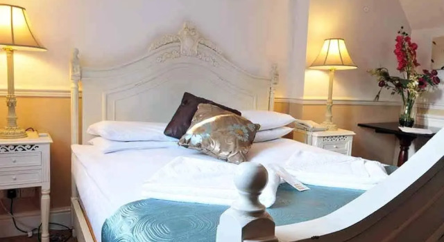 Трёхместный номер Standard Crown Hotel Brackley