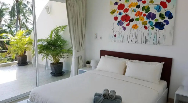 Beachside 3-bedroom Townhouse w Private Pool at 70 Meters From Beach