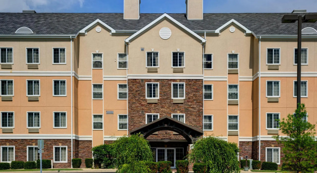 Кровать в общем номере Staybridge Suites Rockford by IHG