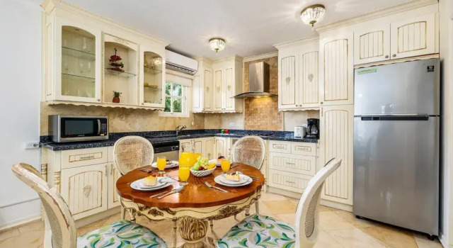 Апартаменты Cozy 1br1ba w Balcony Pool in Great Location