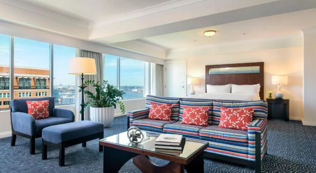 Двухместный люкс Executive Renaissance Boston Seaport District